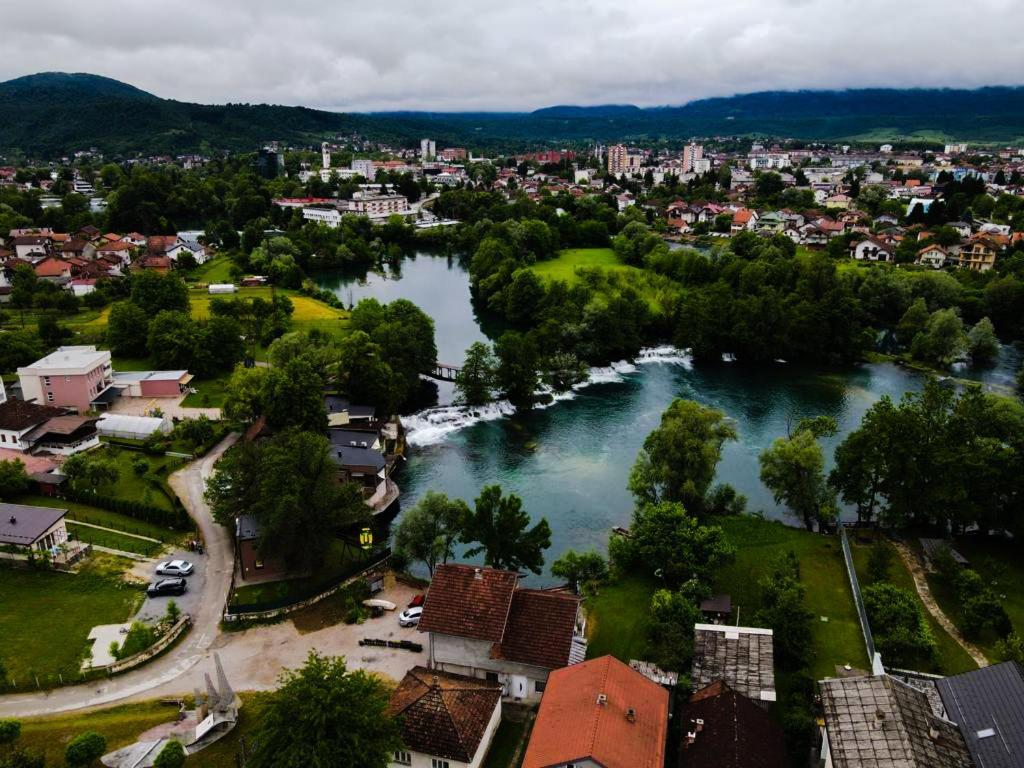 Holiday Home Waterfall View Bihać Buitenkant foto