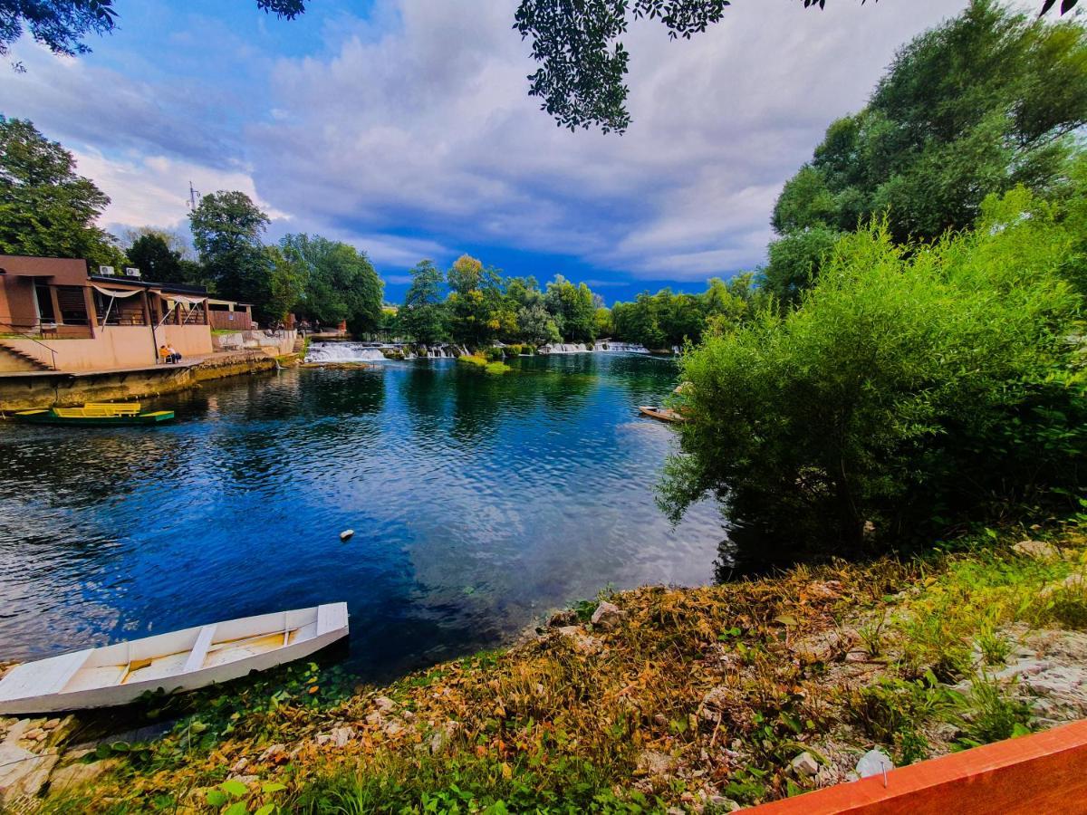 Holiday Home Waterfall View Bihać Buitenkant foto