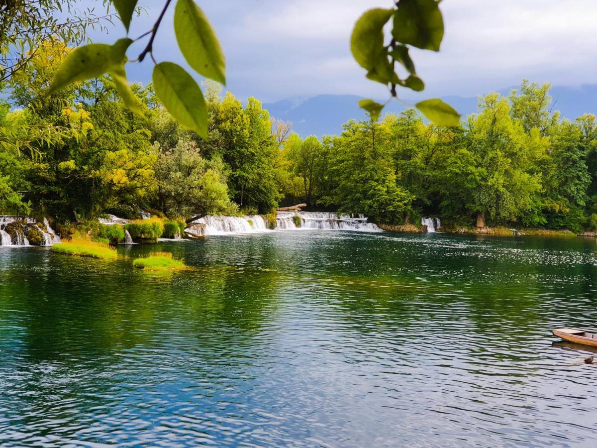 Holiday Home Waterfall View Bihać Buitenkant foto