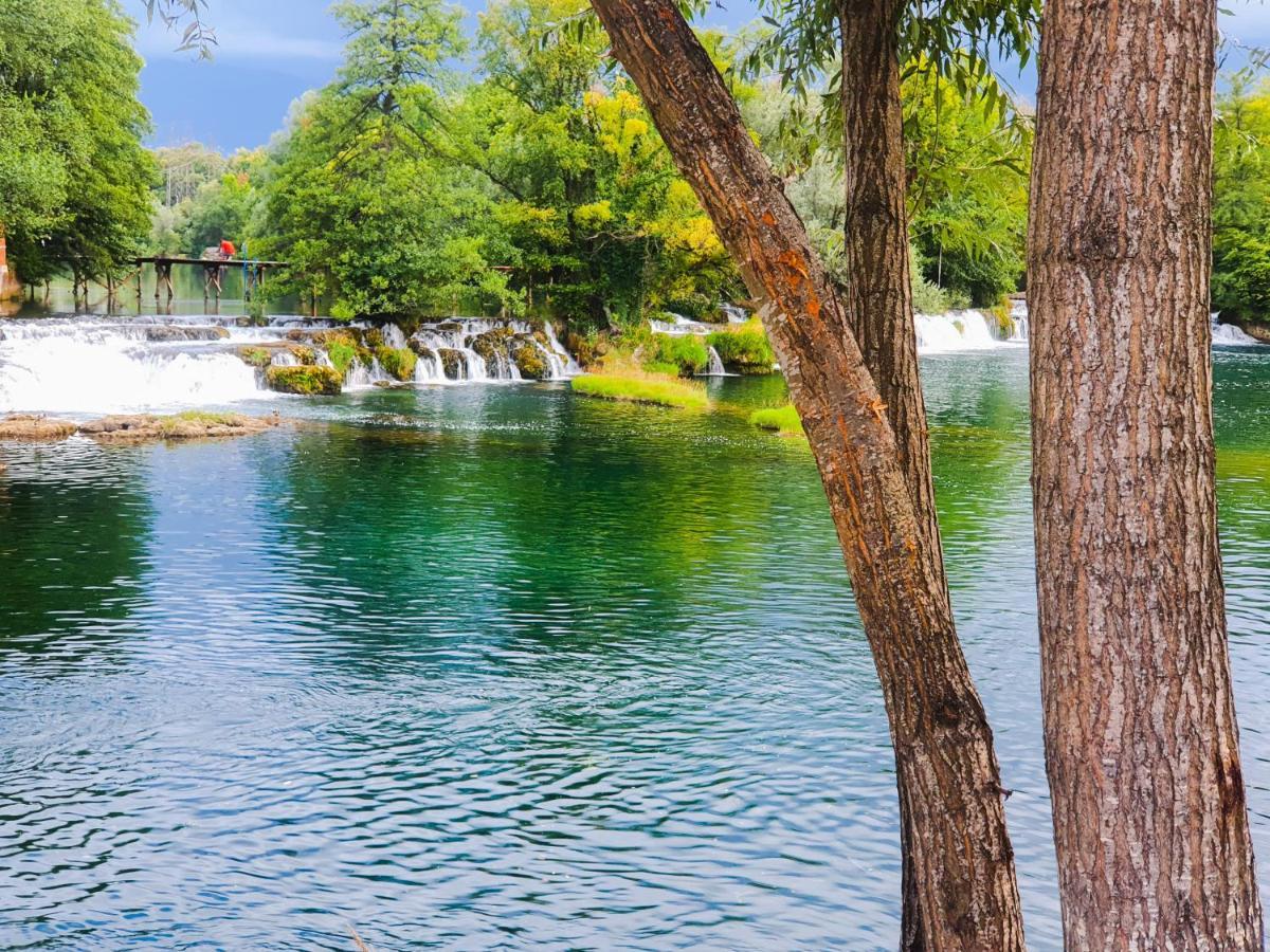 Holiday Home Waterfall View Bihać Buitenkant foto