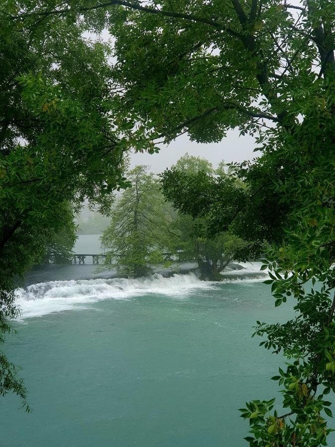 Holiday Home Waterfall View Bihać Buitenkant foto